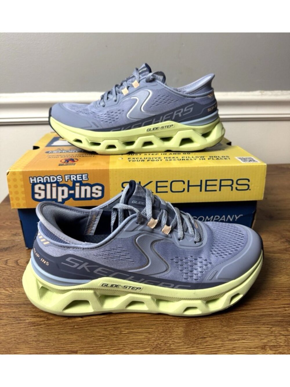 Skechers Women's Slip-Ins Glide Step Altus Sneakers Blue/Multi Size 6.5 Wide Fit
